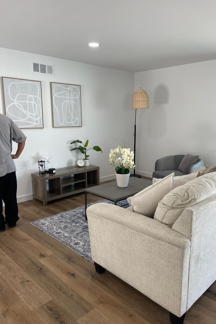 Importance of color schemes and textures in creating a cohesive look